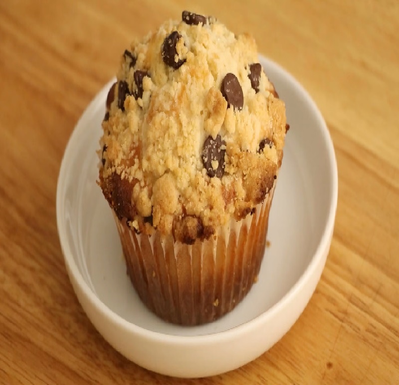 Chocolate Chip Crumble Muffins