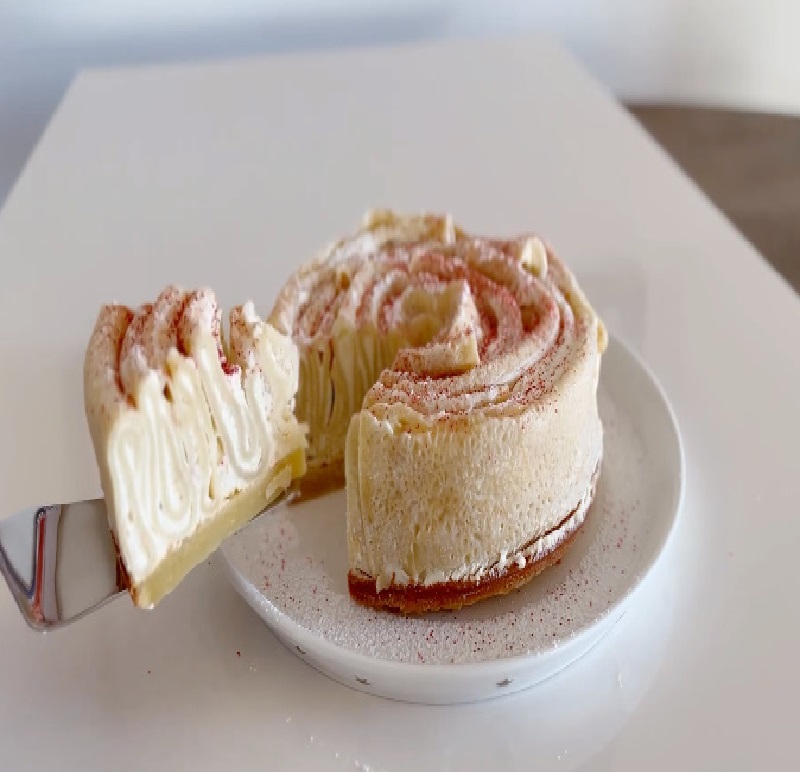 Rose-Shaped Crepe Cake