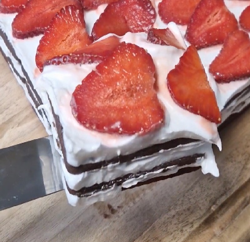 Strawberry Cake