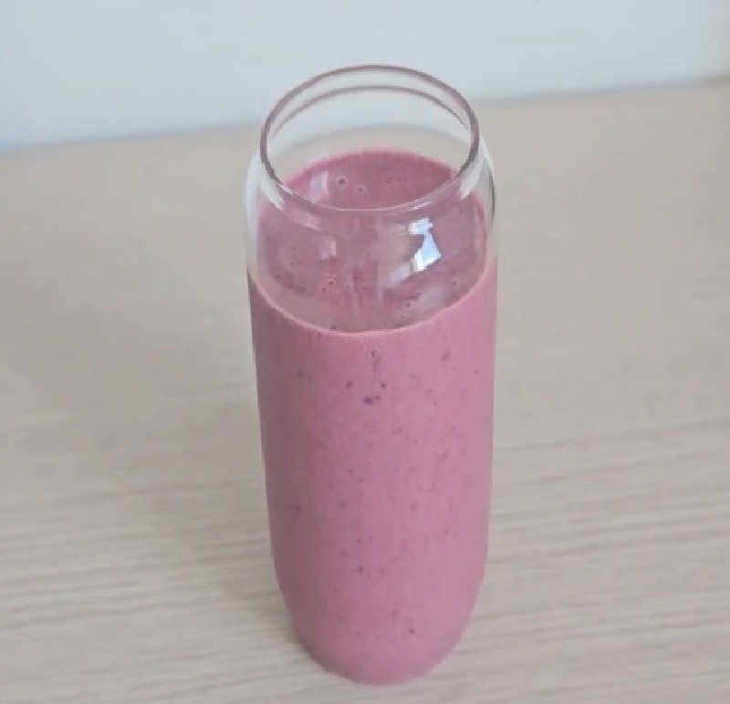 Mango Berry Smoothie