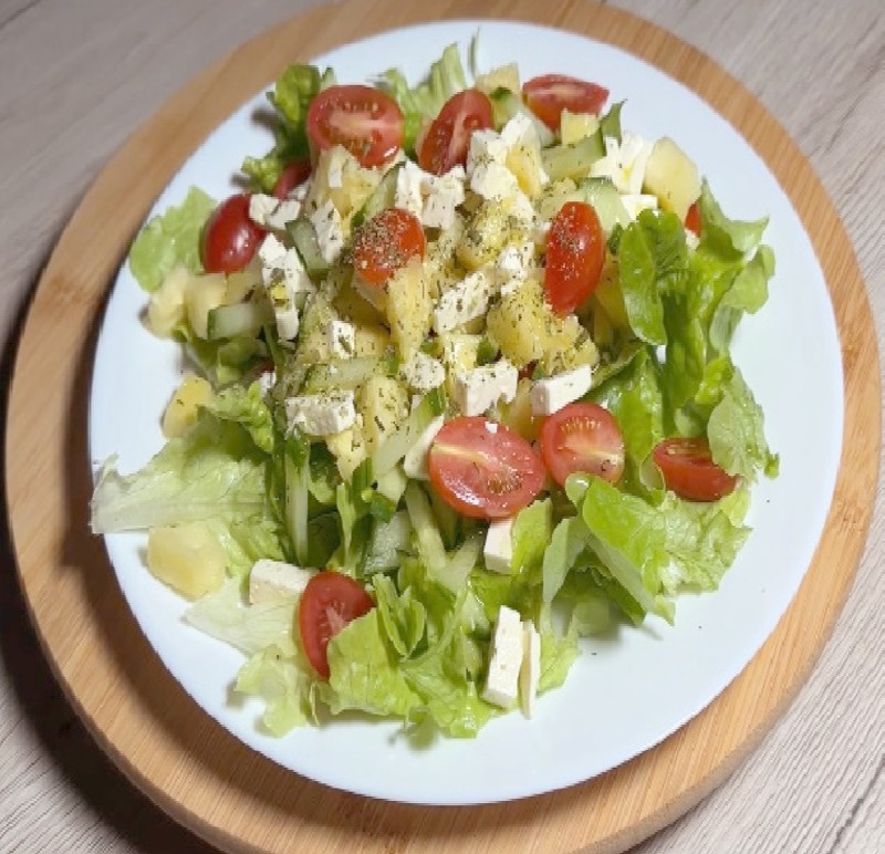 Pineapple Cucumber Salad